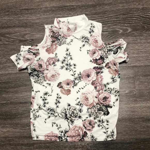 Gaze Shirt - Picture 1 of 5